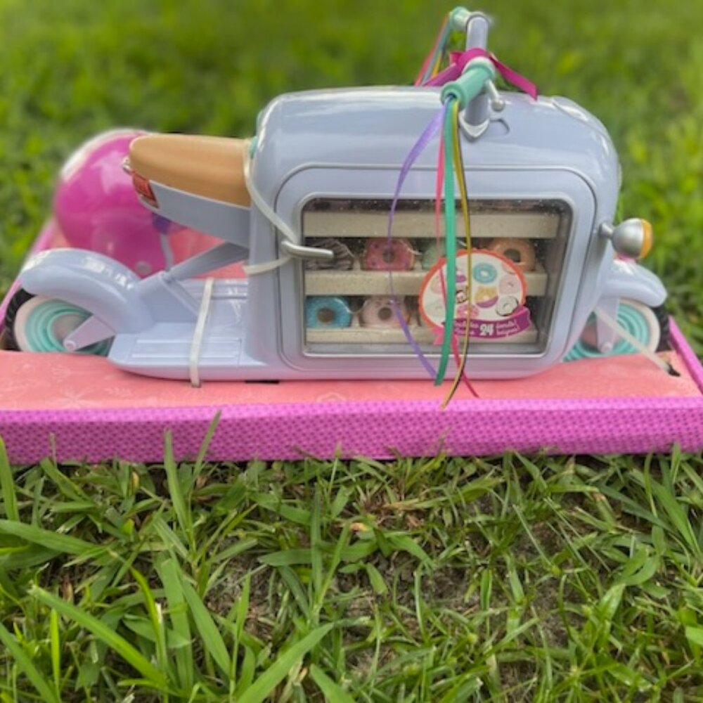 Glitter Girls By Battat Donut Delivery Scooter